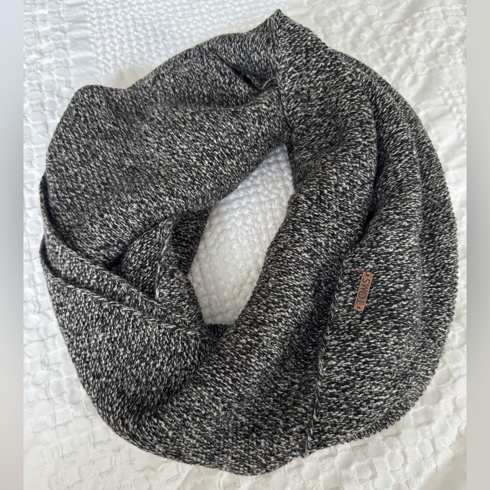 TOMS x Target Exclusive Black Gray Cashmere blend Knit Infinity Unisex Scarf
